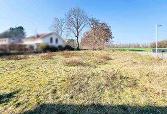 Grundstückblick auf Feld