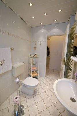 Badezimmer Ansicht 2