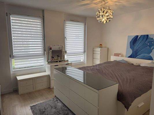 1. Zimmer eingerichet (1. OG)