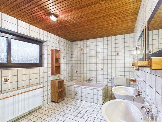 Vollbad mit Badewanne