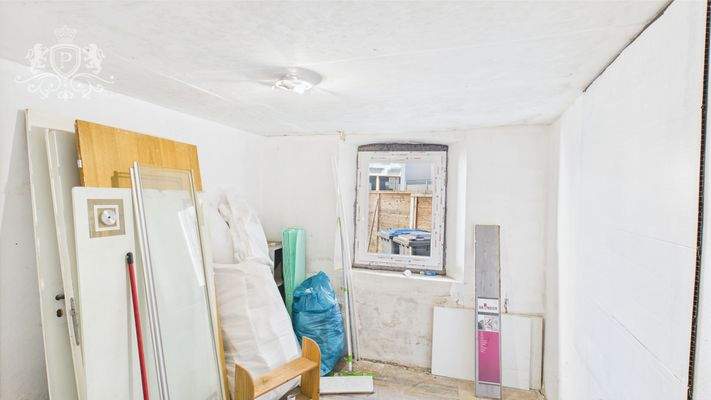 CAM01984G0-PR0474-STILL003