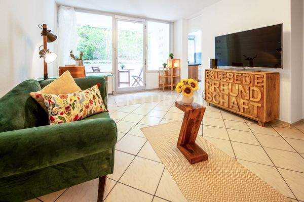 Wohnbereich mit Blick ins Grüne