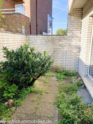 9-Vor dem Südgiebel Anbau.JPG