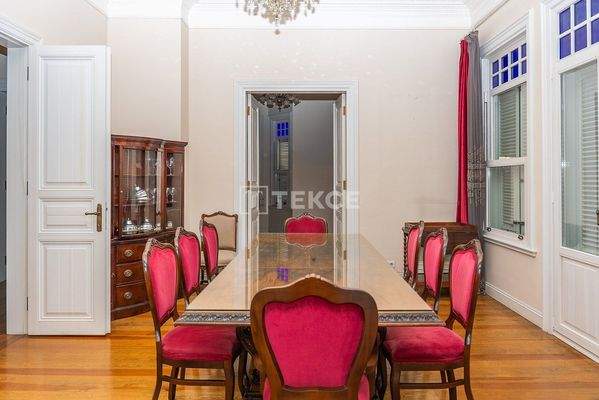 House with Detached Garden Close to Caddebostan Coast in Kadıköy