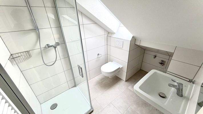 Modernes Dachgeschossbad