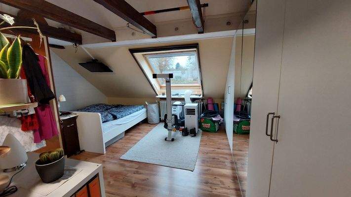 16. Studio im Dachgeschoss (2)