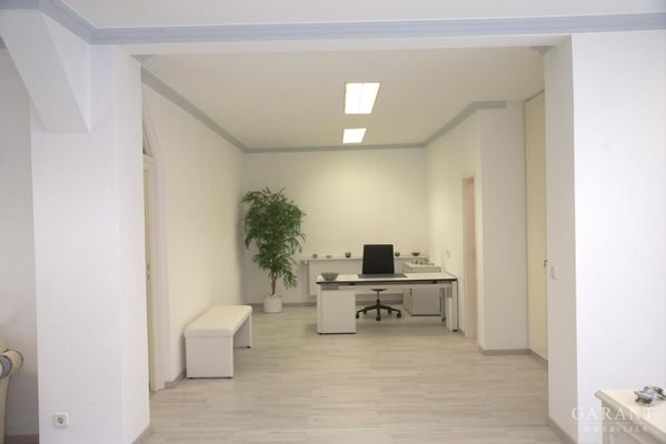 Gewerbe/Büro EG