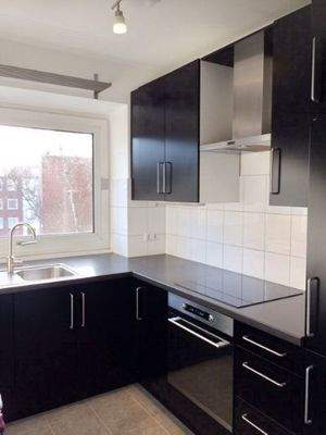 schöne Einbauküche 