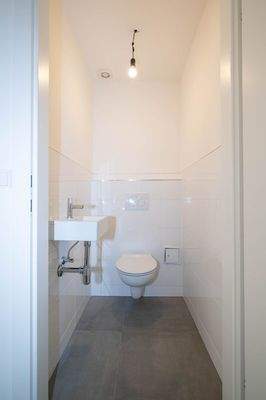 WC mit Handwaschbecken