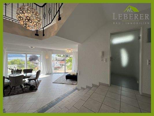 Großzügiger Eingangsbereich