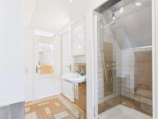 Badezimmer DG Hauptwohnung