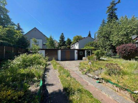 Zufahrt zu den Garagen