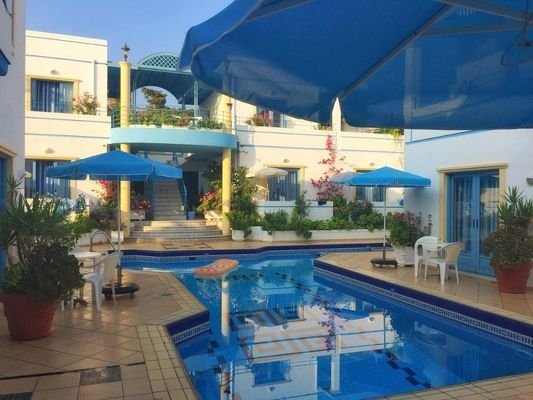 Kreta, Agioi Apostoli: Unglaubliche Hotel-Investitionsmöglichkeit zu verkaufen, zu Fuß zum Strand!