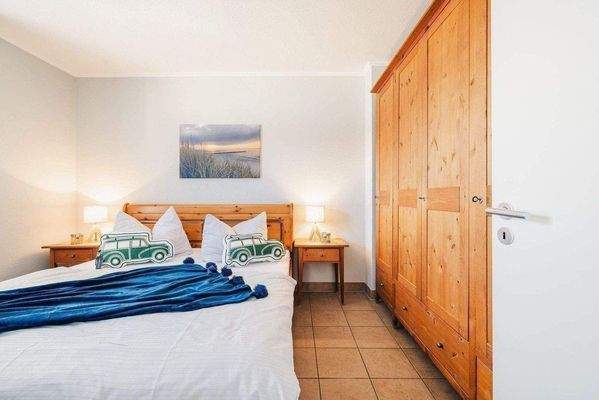 Schlafzimmer 1 zur Südseite