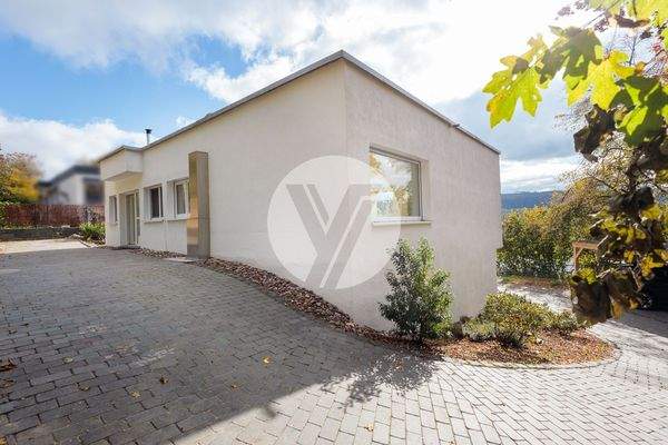 Rückansicht / Auffahrt