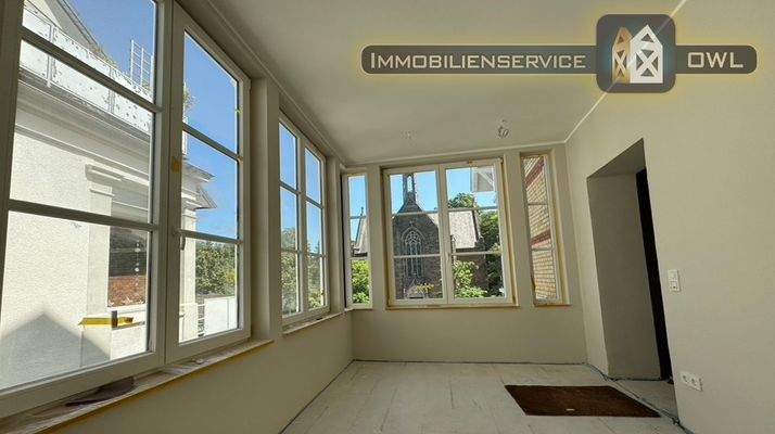 Glas Orangerie Pavillon Blick goth. Kirche