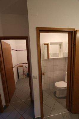 Bad u. WC vom Vorraum