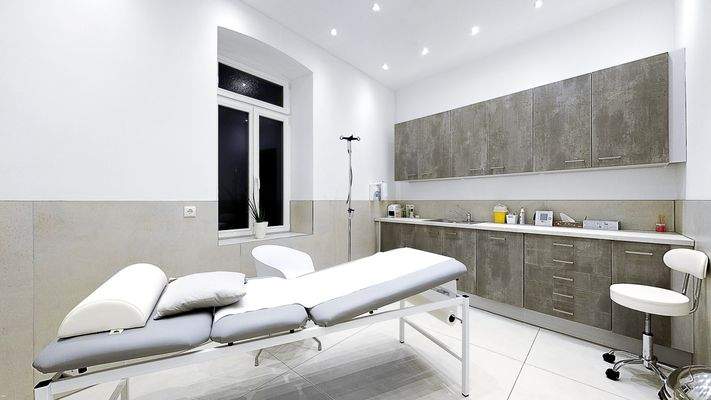 Behandlungszimmer / Badezimmer