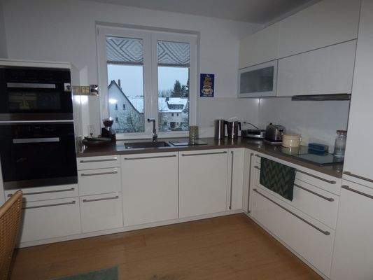 Wertige Einbauküche.