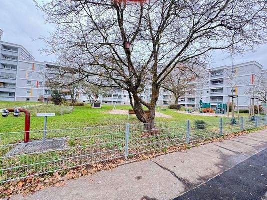 Gegenüberliegende Fläche