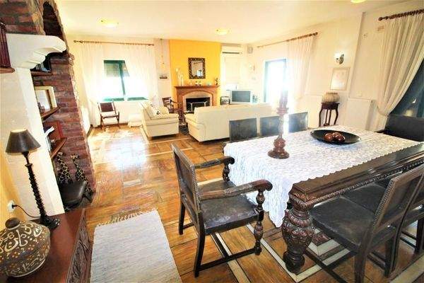 Luxuriöse Villa mit atemberaubendem Panoramablick