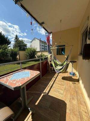 Balkon mit Hängematte