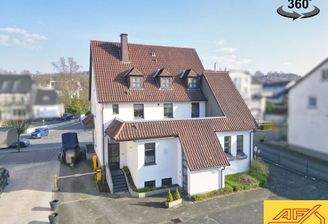 WGH mit Stellplätzen und Garagen!