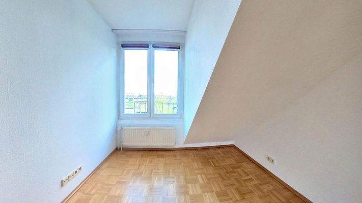 Schlafzimmer Richtung Fenster