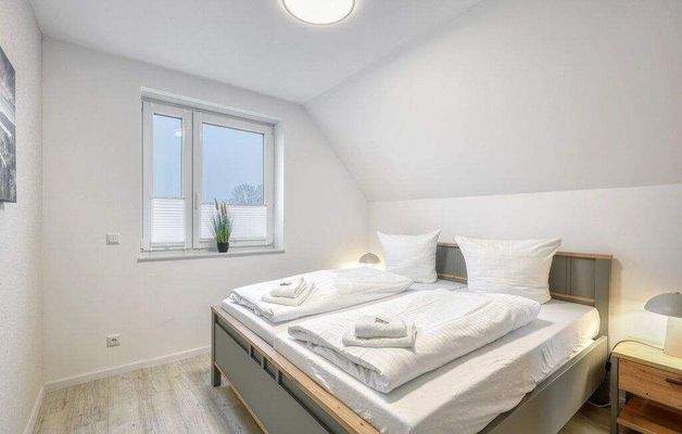 Schlafzimmer 2_1.jpg