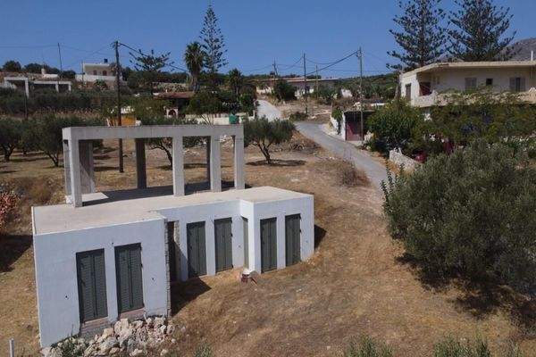 Kreta, Kissamos: Halbfertiges Haus mit Blick auf Meer und Berge zu verkaufen