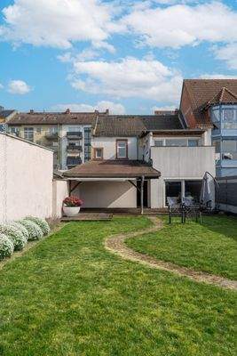 Garten und Rückansicht