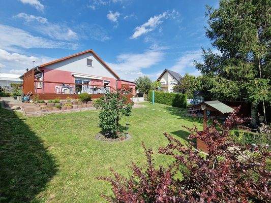 Außenbereich mit Terasse 