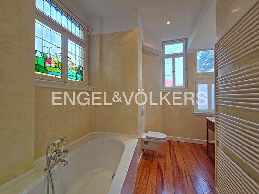 Badezimmer mit Tageslicht