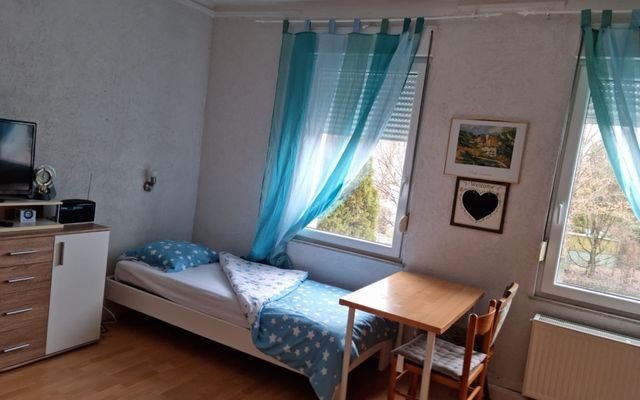 2 Zimmer mieten in Stuttgart WG Zimmer möbliert Zeitwohnen urbanbnb.jpeg