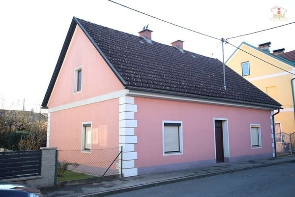 Schönes 135m² Wohnhaus mit schönen idylischen 423m² Hofgrundstück