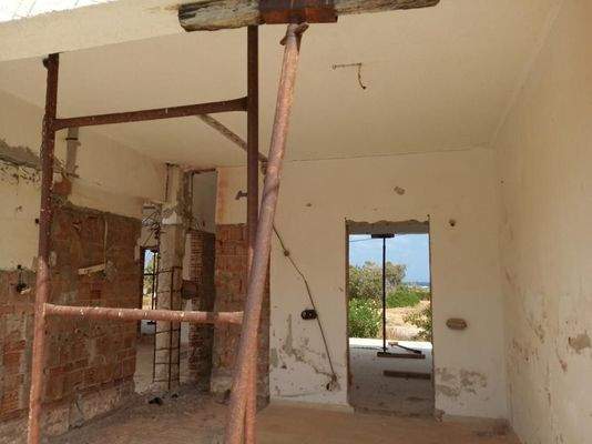 Ein wirklich erstaunliches Grundstück am Meer in Stavros, Chania