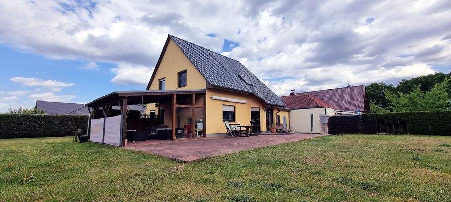 024 Gartenansicht und Terrassen.jpg