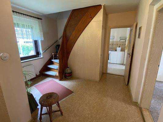 Großzügiger Flur im Erdgeschoss