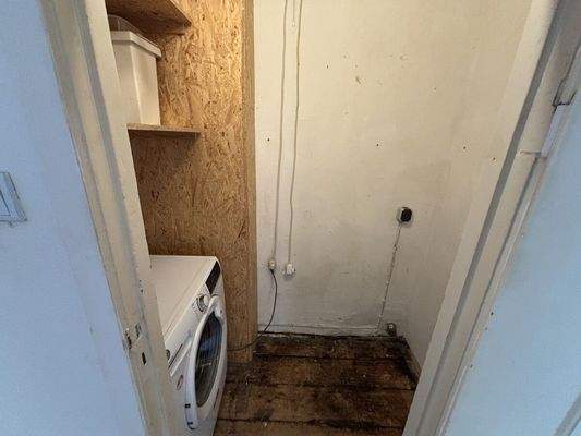 20251201_101320210_iOS