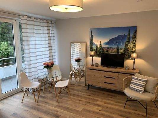 Wohnzimmer mit Essbereich