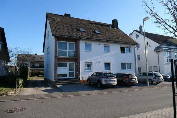 Stellplätze neben dem Hauseingang