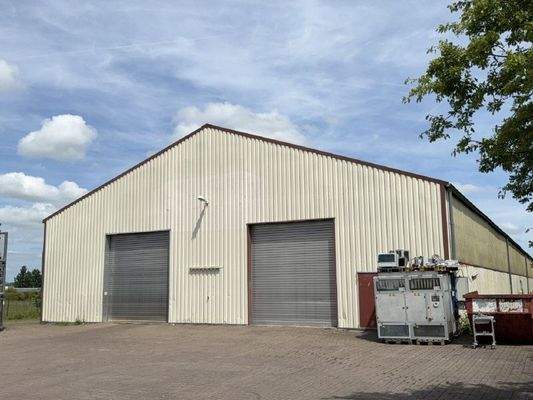 Zufahrt zur Lagerhalle