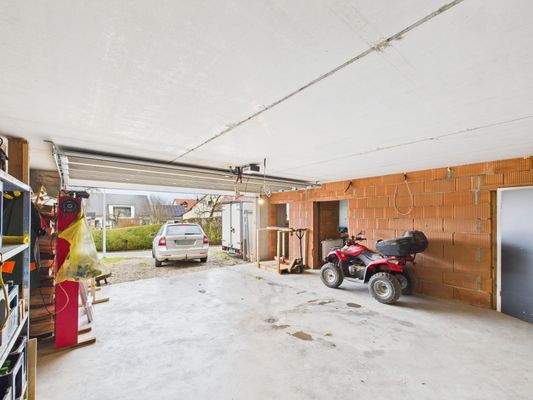 GARAGE IM NEUBAU 