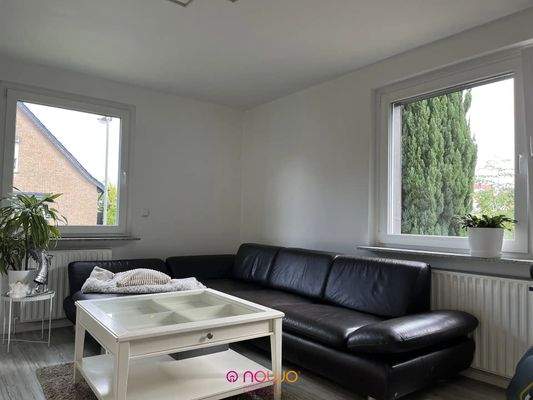 Nebenan: das Wohnzimmer. fpr gemütliche Filmabende