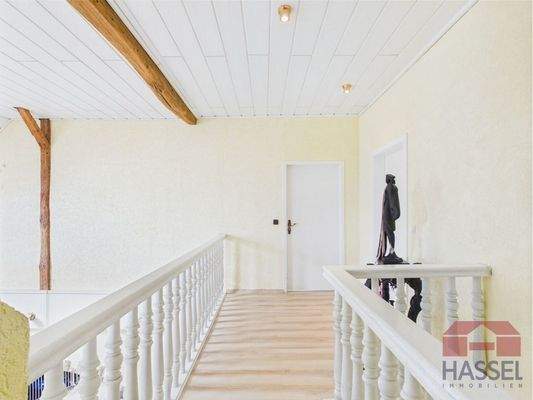 Hinauf in Ihr Obergeschoss