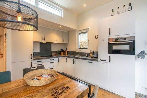 Luxus Küche Premium Chalet Schouwen Duin Heißwasserhahn Induktion001