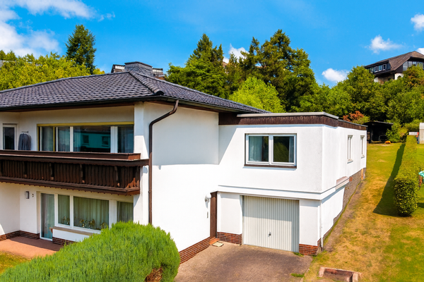 Wohnhaus für die Familie - ChatGPT Sonne u. Licht (1)