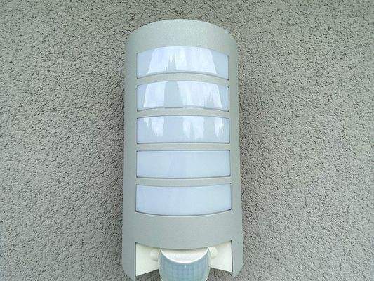 Außenleuchtmittel mit Bewegungssensor.