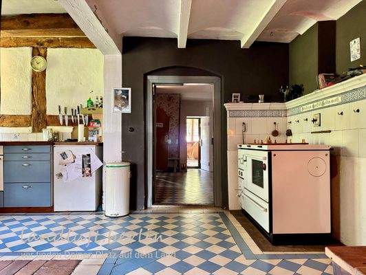 Blick von der Küche in den Mittelflur.jpg