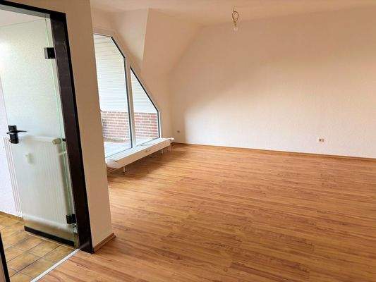 Wohn- und Essbereich - Küchenzugang